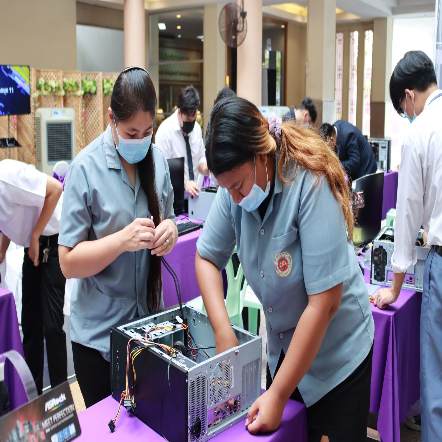 การแข่งขันทักษะวิชาชีพ แข่งขันประกอบเครื่องคอมพิวเตอร์และติดตั้งโปรแกรม ณ วิทยาลัยเทคโนโลยีการจัดการเพชรเกษม