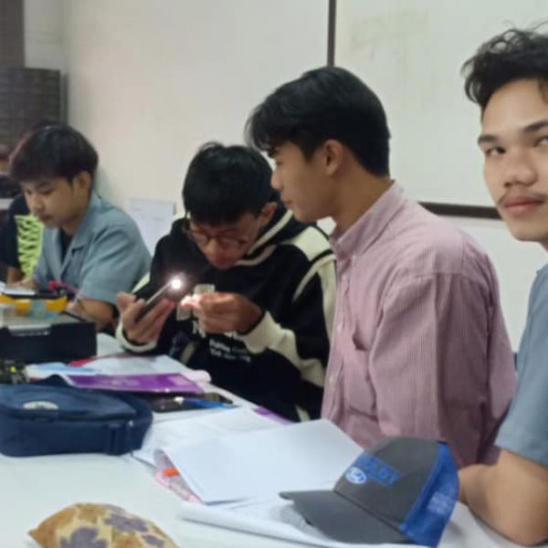 แผนกช่างอิเล็กทรอนิกส์ #18