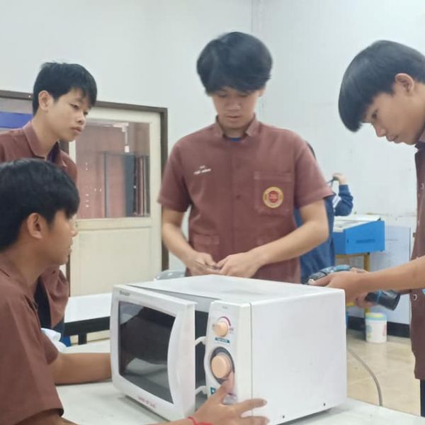 แผนกช่างอิเล็กทรอนิกส์ #88