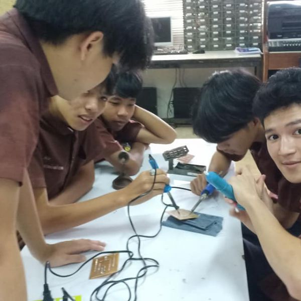 แผนกช่างอิเล็กทรอนิกส์ #157