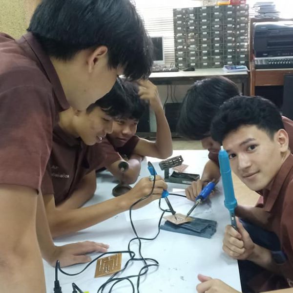 แผนกช่างอิเล็กทรอนิกส์ #32