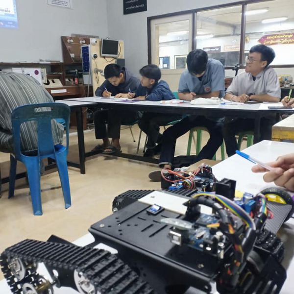 แผนกช่างอิเล็กทรอนิกส์ #110